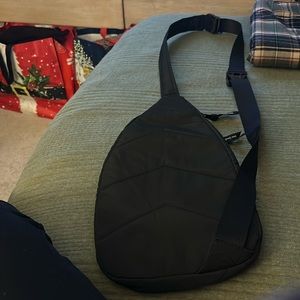 Vera Bradley sling bag in black - water repellent - like new condition